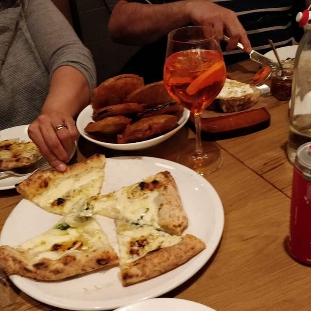 La Pizza & La Pasta Eataly Toronto Address, Photo, Menu Food Link