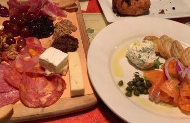 Vineyards Wine Bar & Bistro, Ottawa, ON