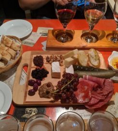 Vineyards Wine Bar & Bistro, Ottawa, ON