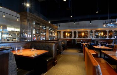Earls Kitchen + Bar – 170th Street – Edmonton