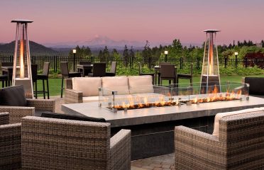 Masters Lounge/Fire Lounge- Westin Bear Mountain Resort
