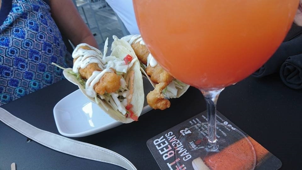 Crust & Crate Address, Photo, Menu Food Link